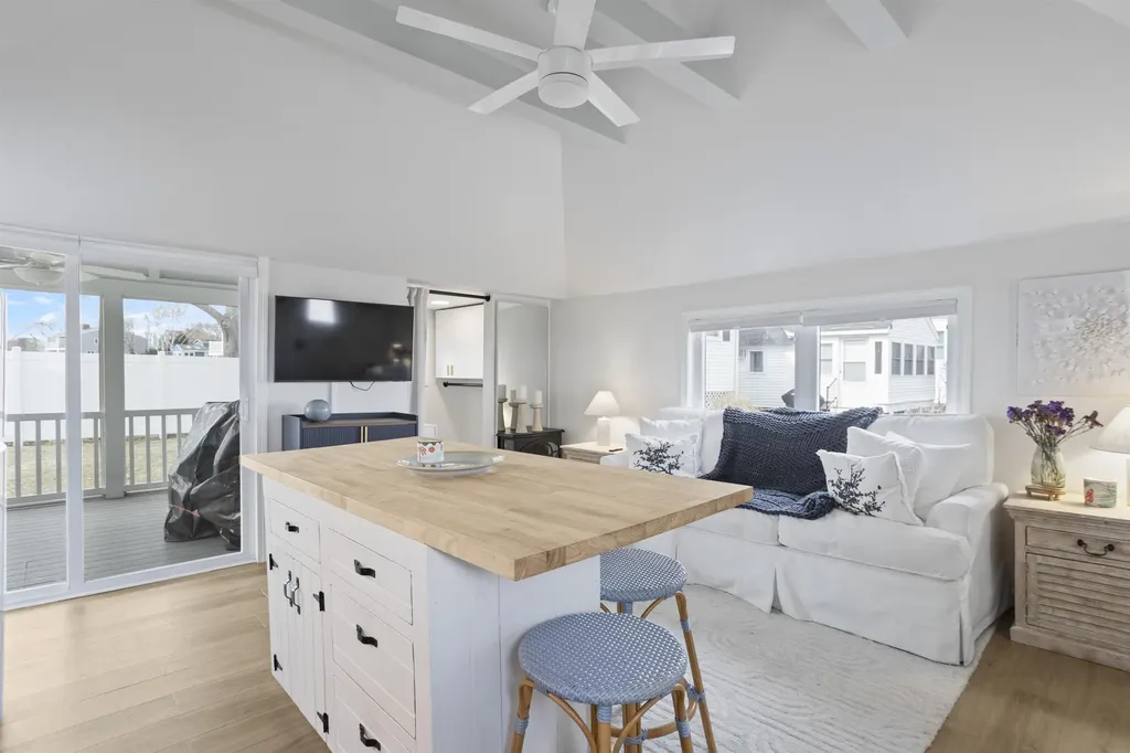 515 Winnacunnet Road Hampton NH 03842