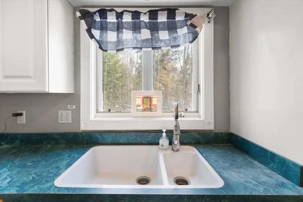 99 Whitefield Road Bethlehem NH 03574