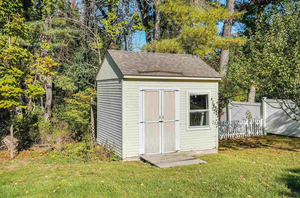 29 Depot Road Stratham NH 03885