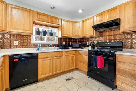 4 Lee Ann Street Nashua NH 03062