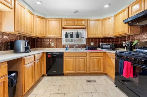 4 Lee Ann Street Nashua NH 03062