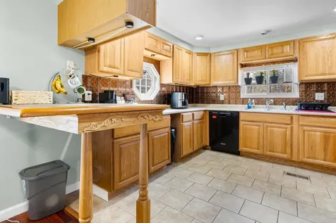 4 Lee Ann Street Nashua NH 03062
