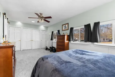 4 Lee Ann Street Nashua NH 03062