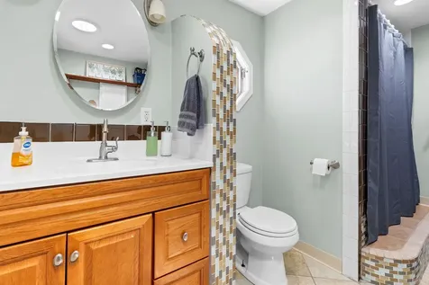 4 Lee Ann Street Nashua NH 03062