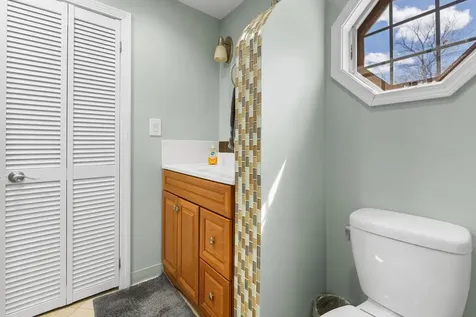 4 Lee Ann Street Nashua NH 03062