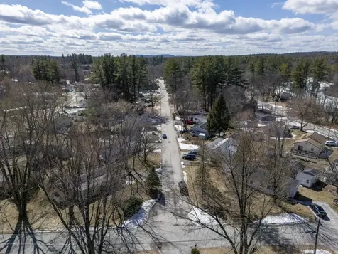 4 Lee Ann Street Nashua NH 03062