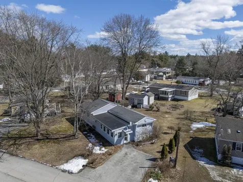 4 Lee Ann Street Nashua NH 03062