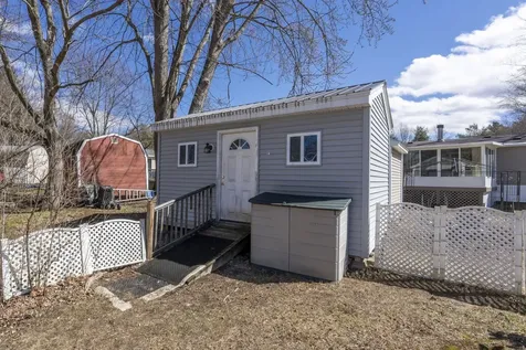 4 Lee Ann Street Nashua NH 03062