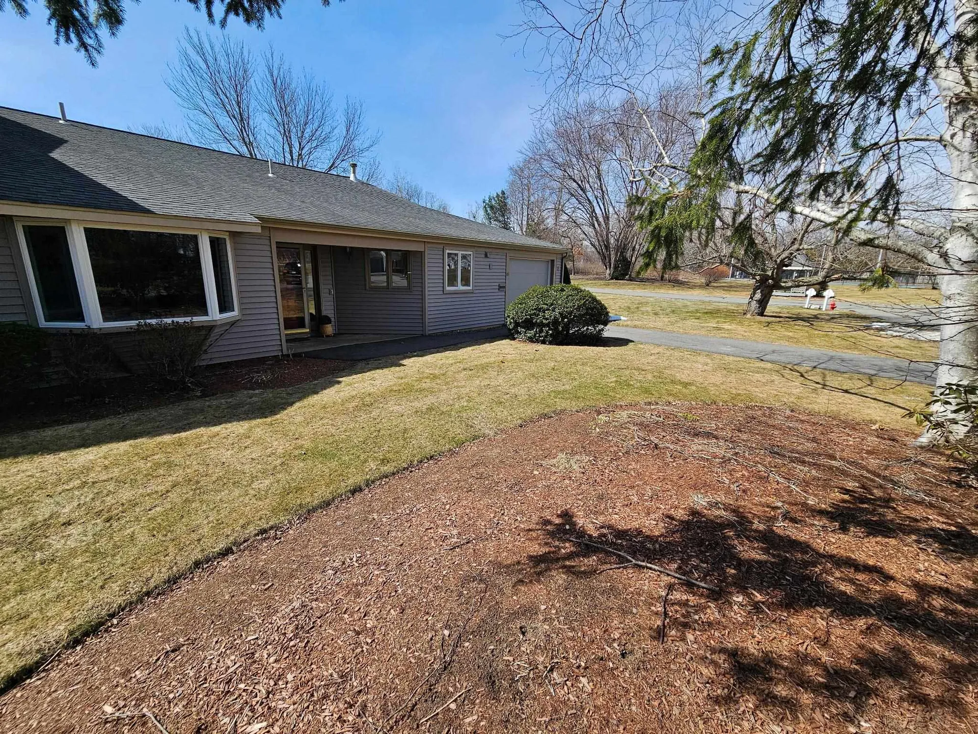 16 Walden Pond Drive Nashua NH 03064