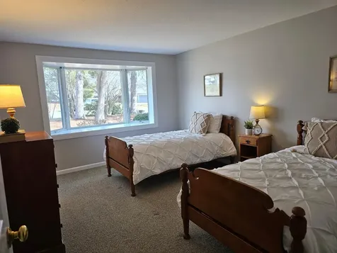 16 Walden Pond Drive Nashua NH 03064