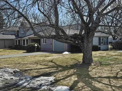 16 Walden Pond Drive Nashua NH 03064