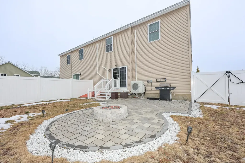 91 Trinity Circle Rochester NH 03839