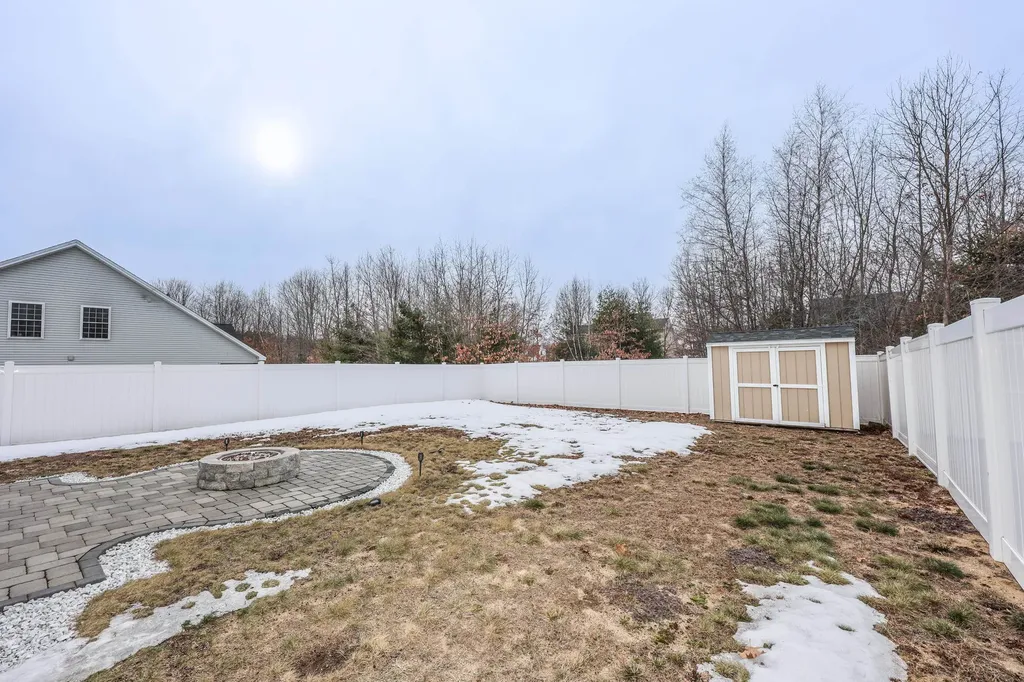 91 Trinity Circle Rochester NH 03839