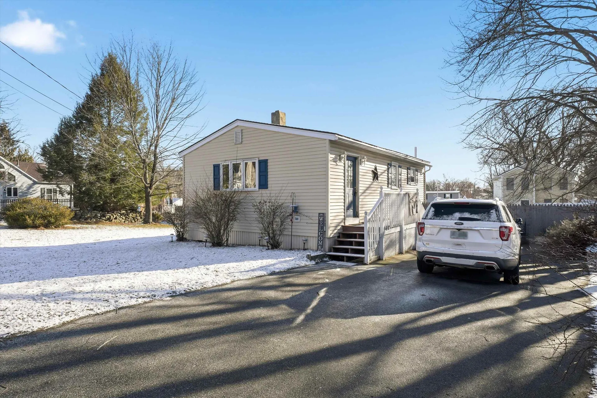 19 Erskine Avenue Manchester NH 03104