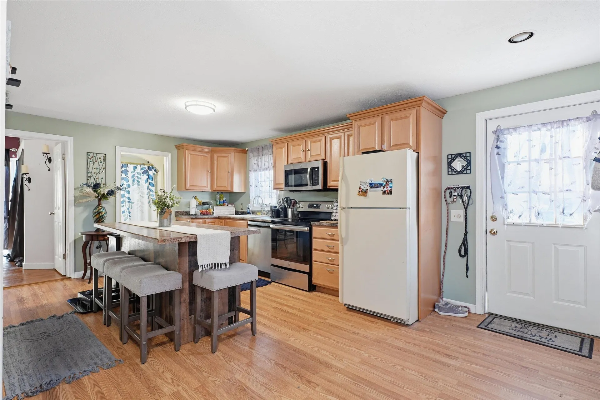 19 Erskine Avenue Manchester NH 03104