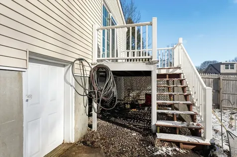 19 Erskine Avenue Manchester NH 03104
