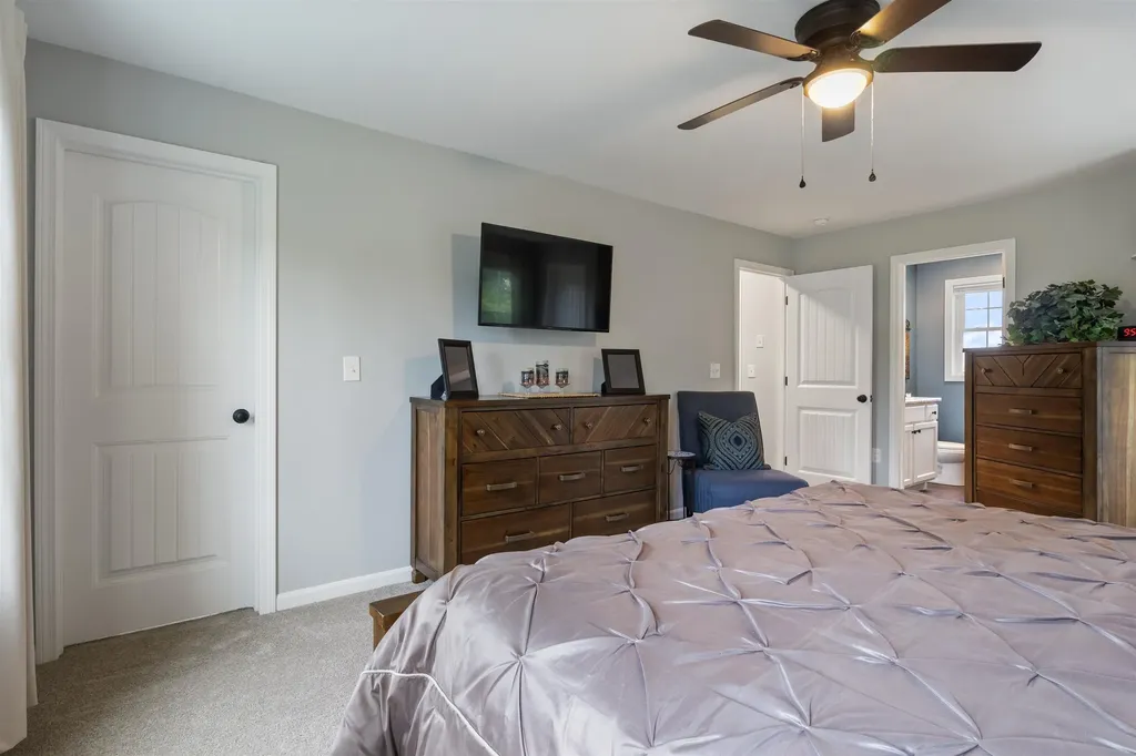 107 Richards Way Farmington NH 03835