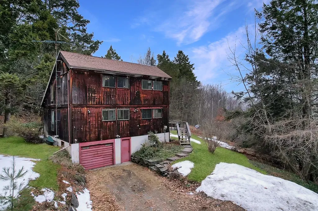 946 Huckle Hill Road Vernon VT 05354
