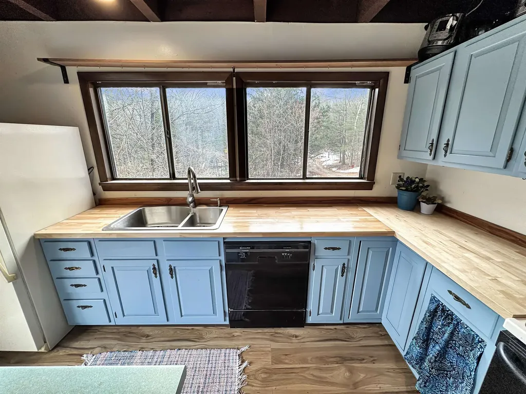946 Huckle Hill Road Vernon VT 05354