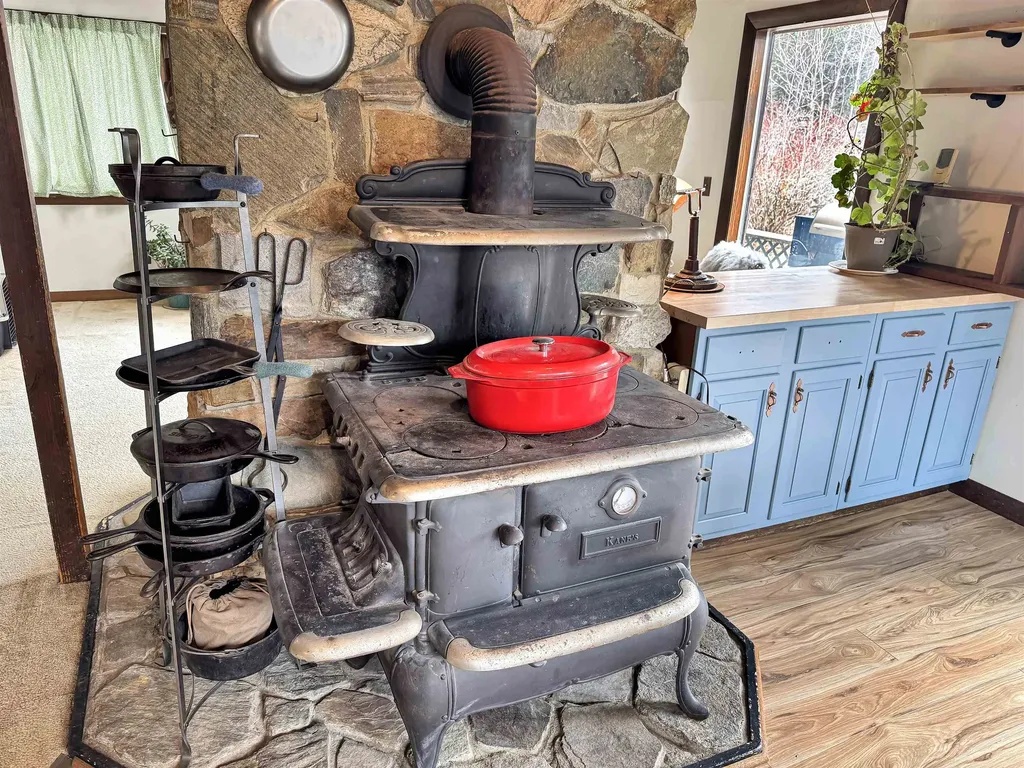 946 Huckle Hill Road Vernon VT 05354