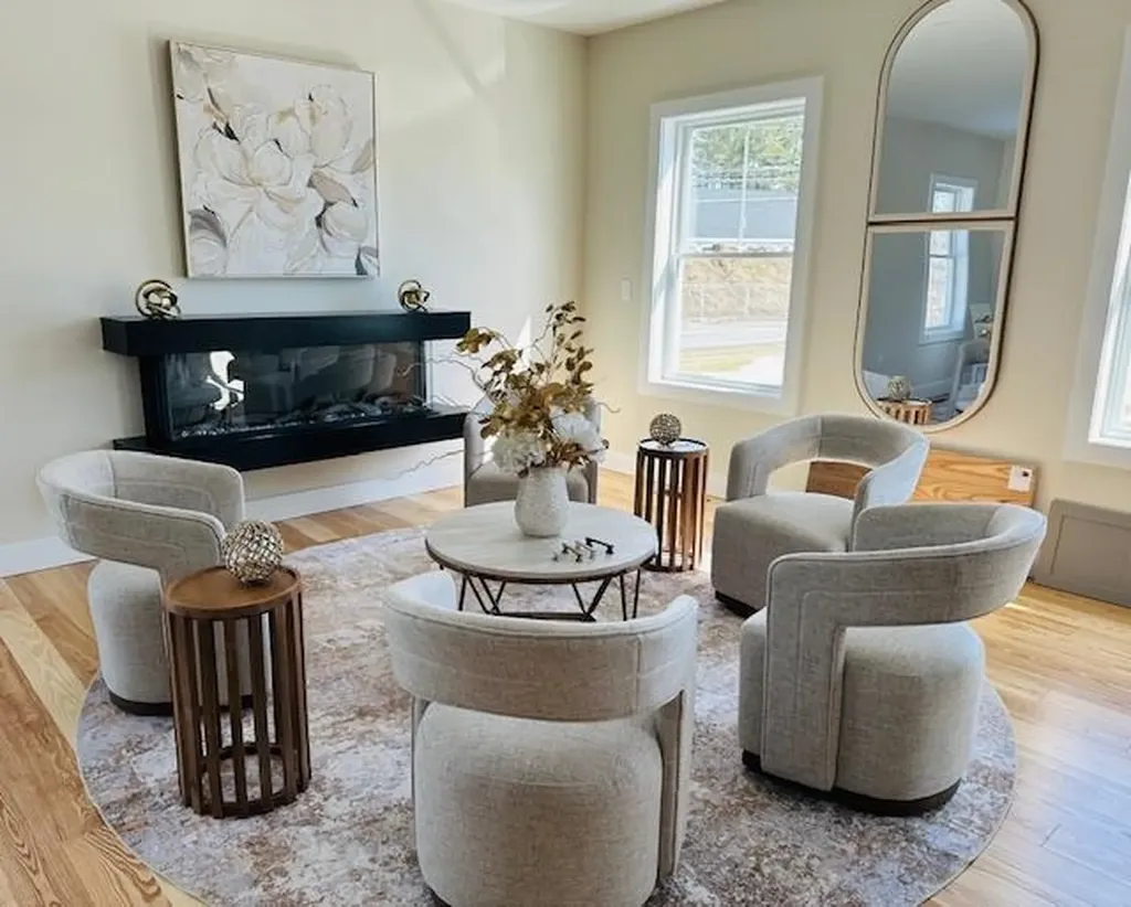 42 Elise Avenue Londonderry NH 03053