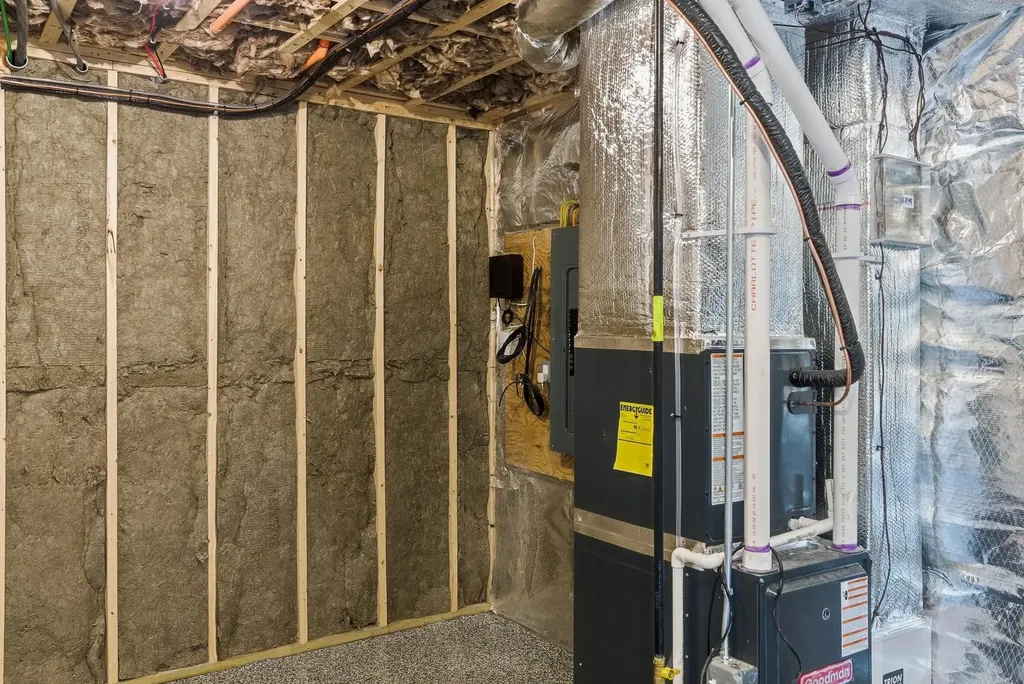 42 Elise Avenue Londonderry NH 03053