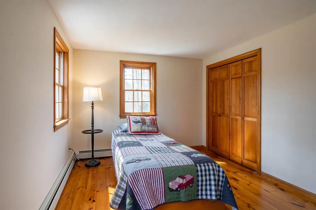 28 Peaslee Court Hampstead NH 03841