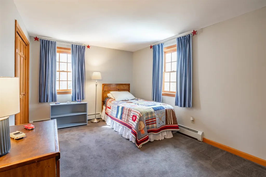 28 Peaslee Court Hampstead NH 03841