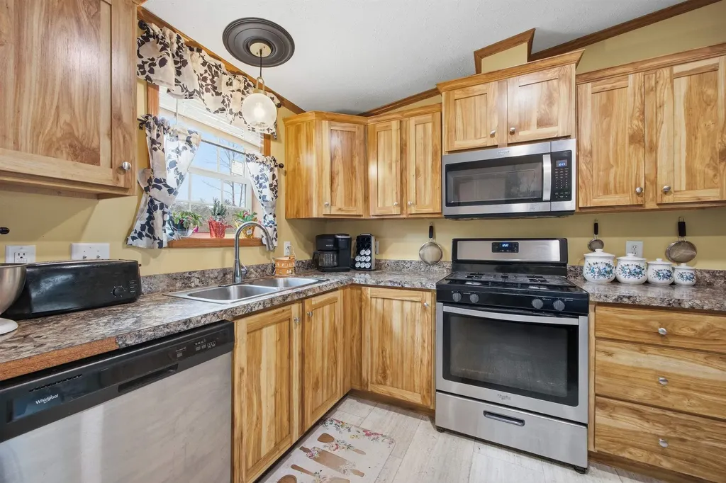 525 Sand Road Haverhill NH 03774