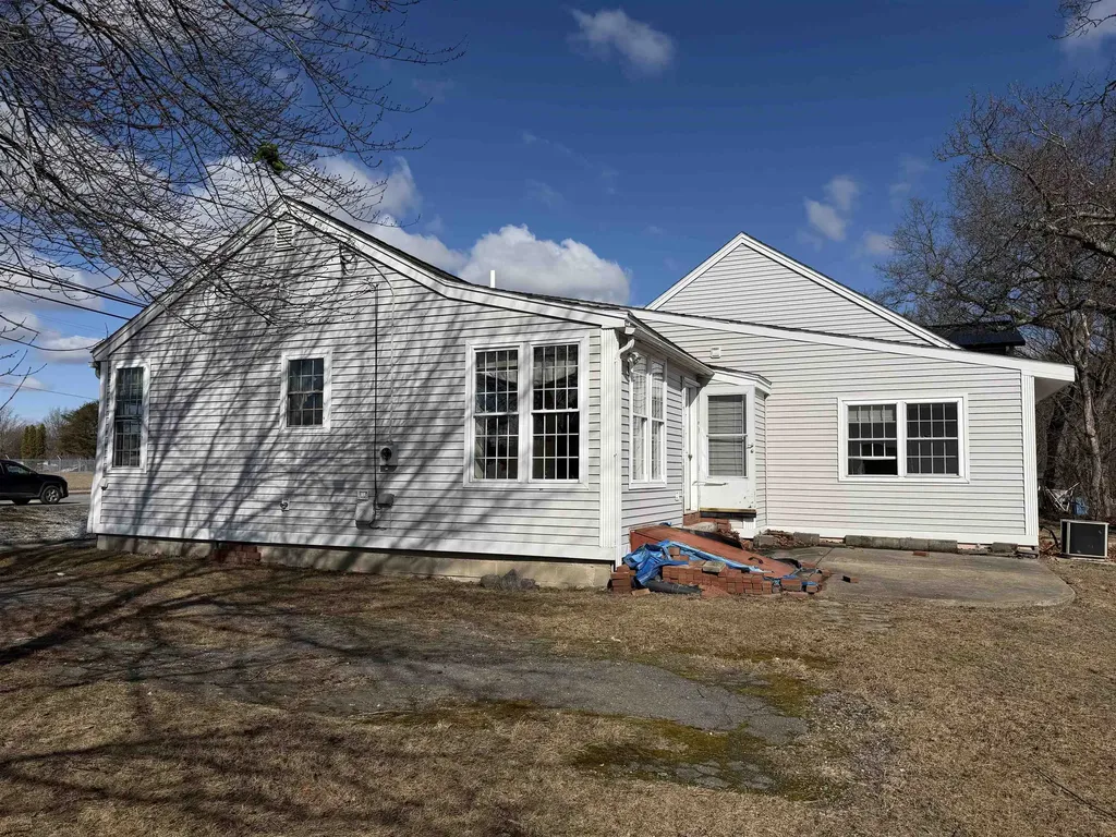127 Daniel Webster Highway Merrimack NH 03054