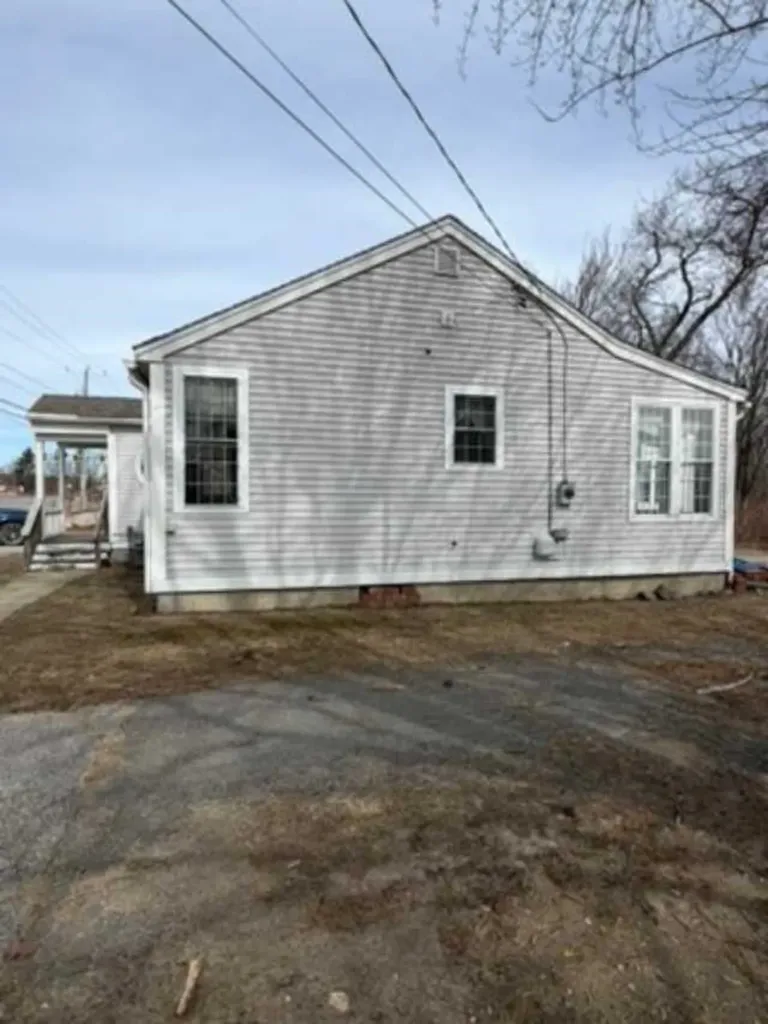127 Daniel Webster Highway Merrimack NH 03054