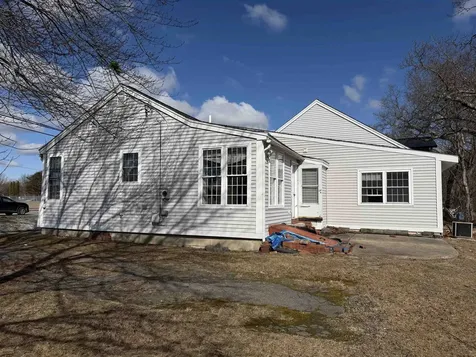 127 Daniel Webster Highway Merrimack NH 03054