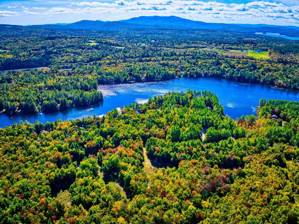 106-023 Fieldstone Lane New London NH 03257