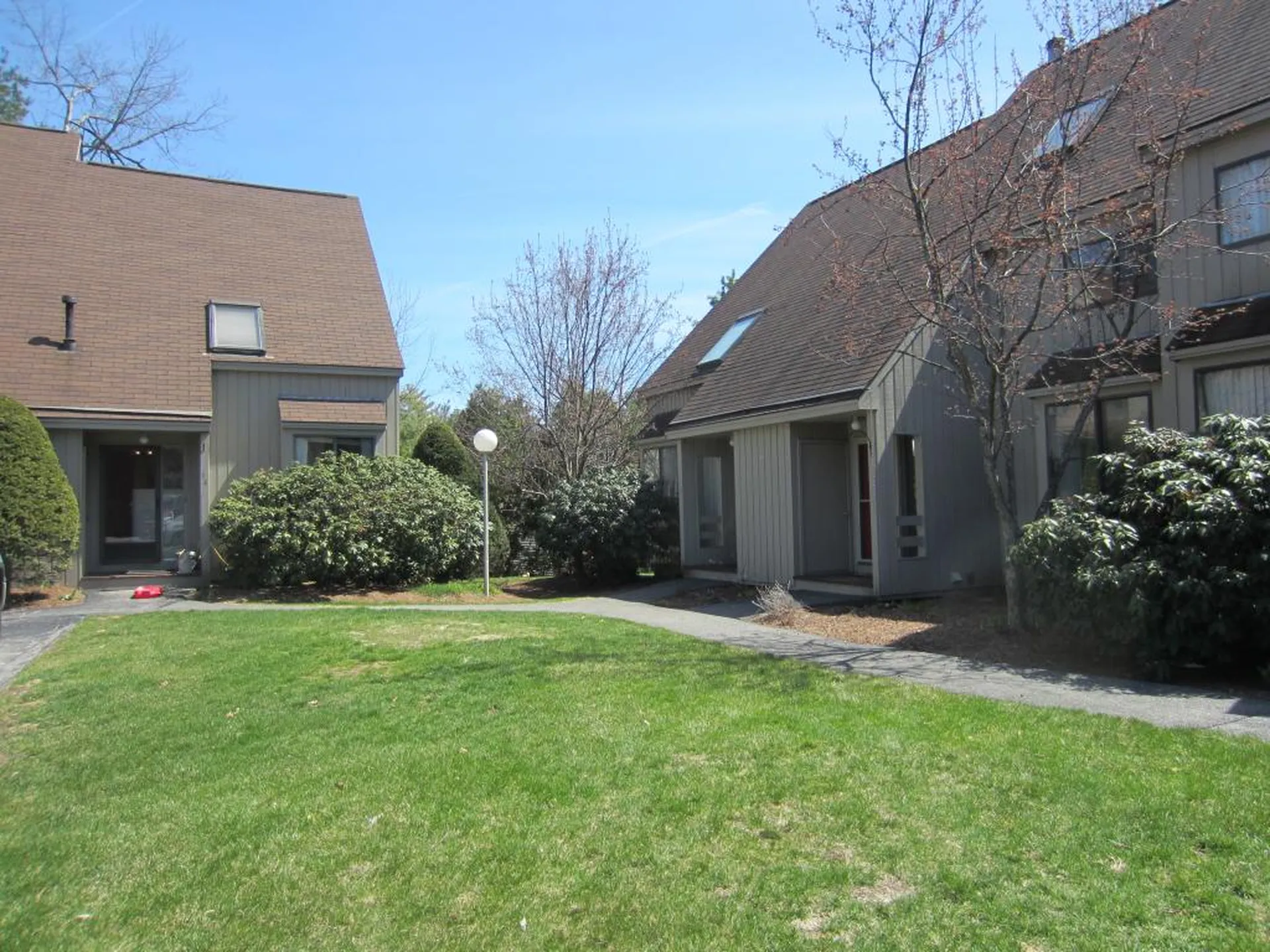 12 Saratoga Court Bedford NH 03110