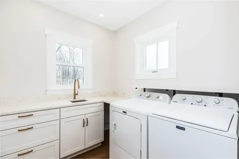 539 Portsmouth Avenue Greenland NH 03840