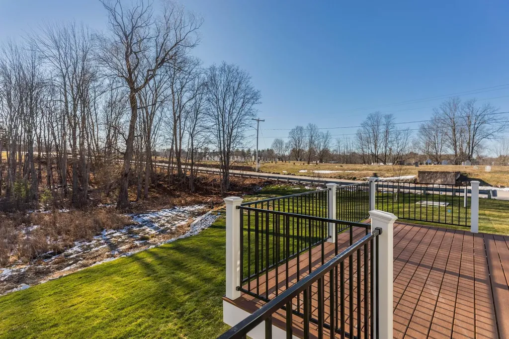 3 Cemetery Road Greenland NH 03840