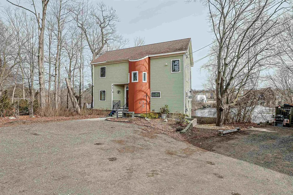 42 N Main Street Boscawen NH 03303