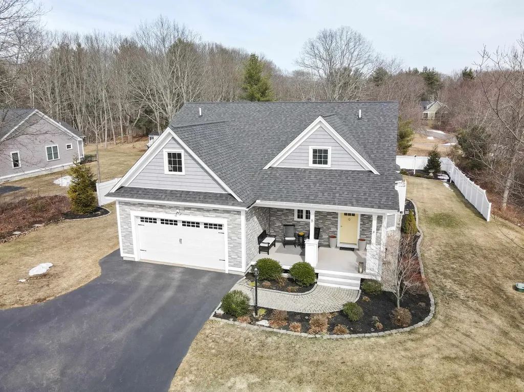 8 Grover Lane Kittery ME 03904