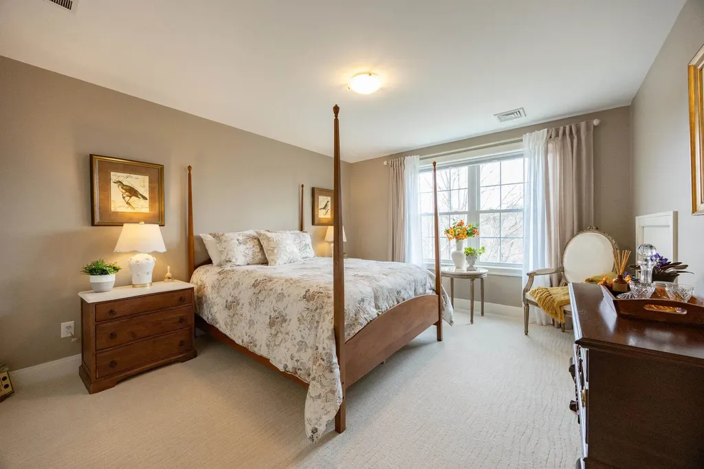 8 Grover Lane Kittery ME 03904