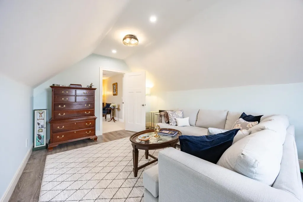 8 Grover Lane Kittery ME 03904