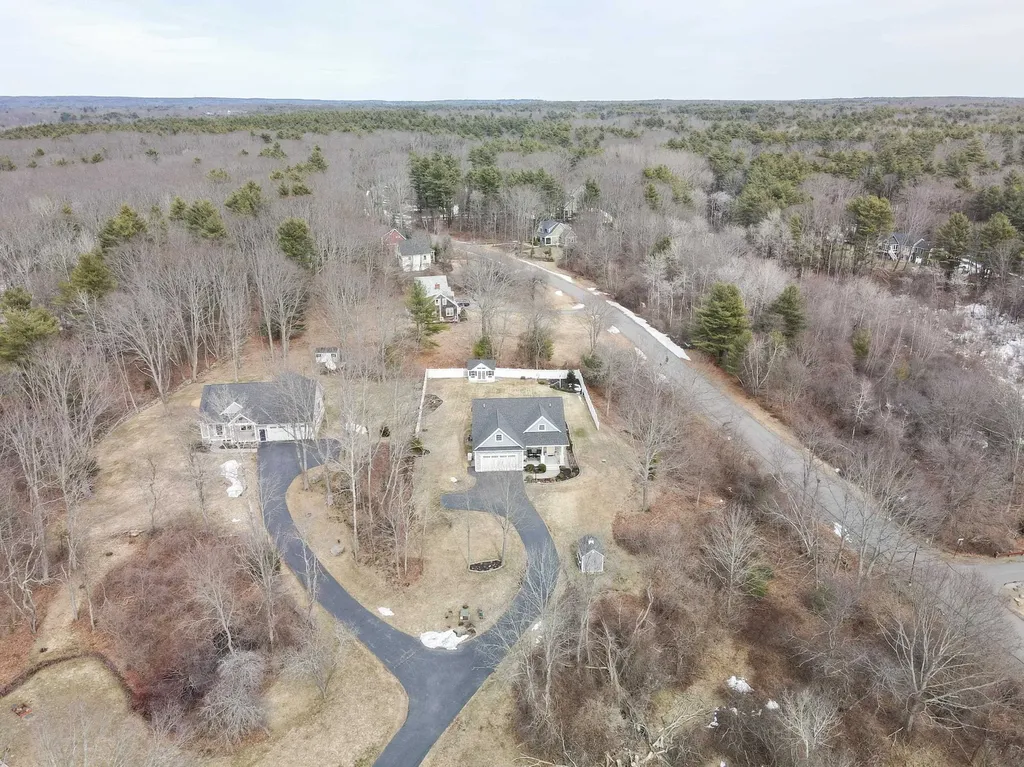 8 Grover Lane Kittery ME 03904