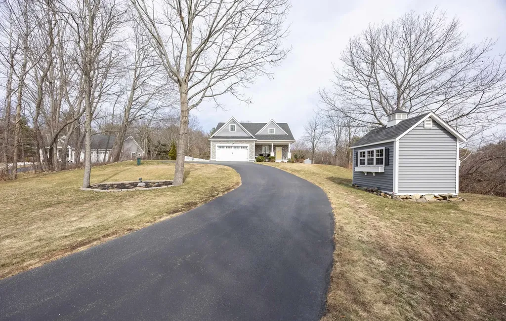 8 Grover Lane Kittery ME 03904