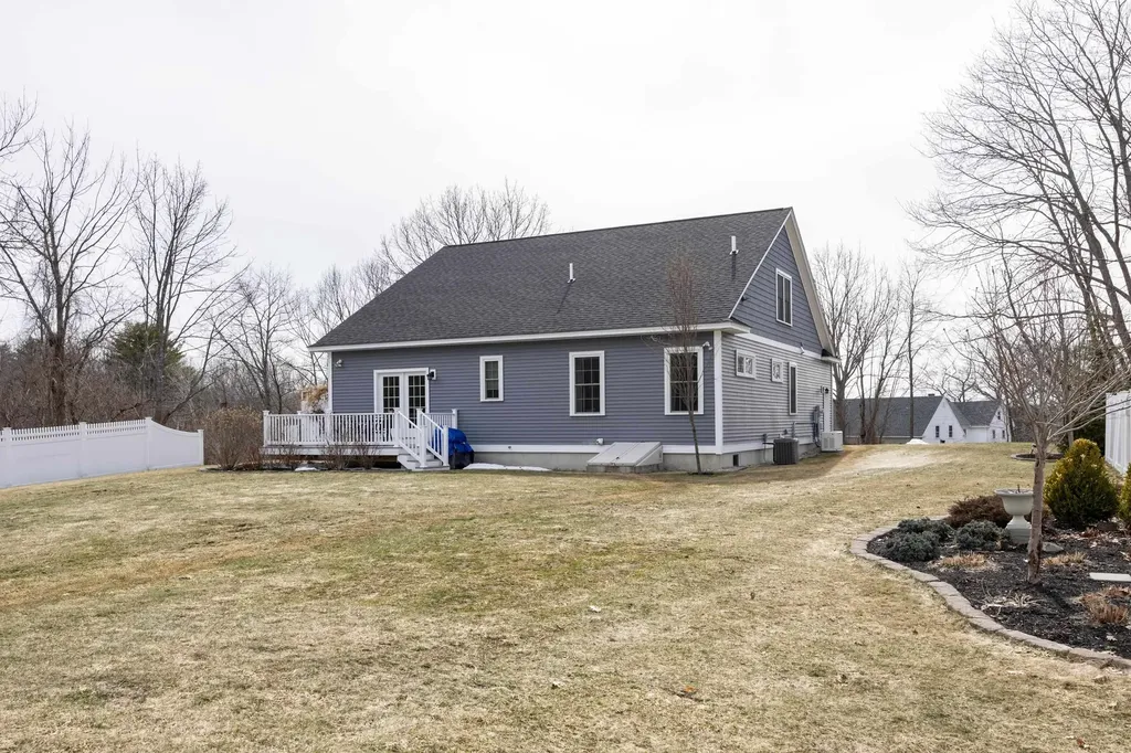 8 Grover Lane Kittery ME 03904