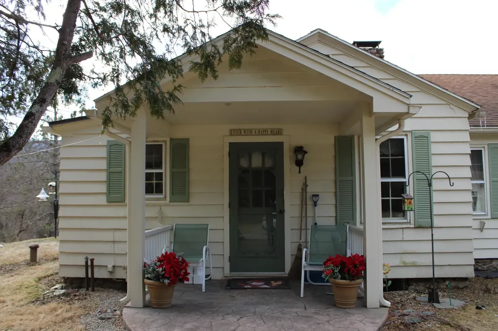 242 Clarendon Road Wallingford VT 05773