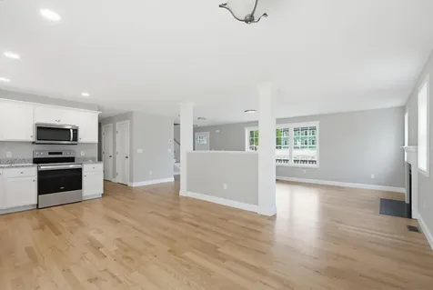 1 Blaisdell Court Raymond NH 03077