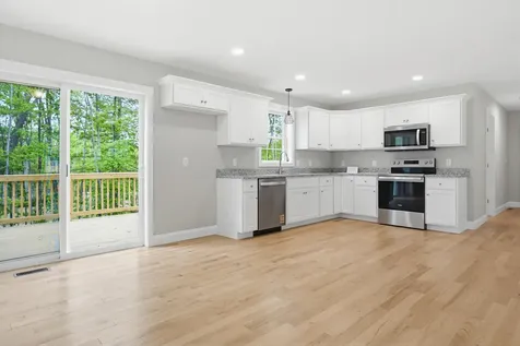1 Blaisdell Court Raymond NH 03077
