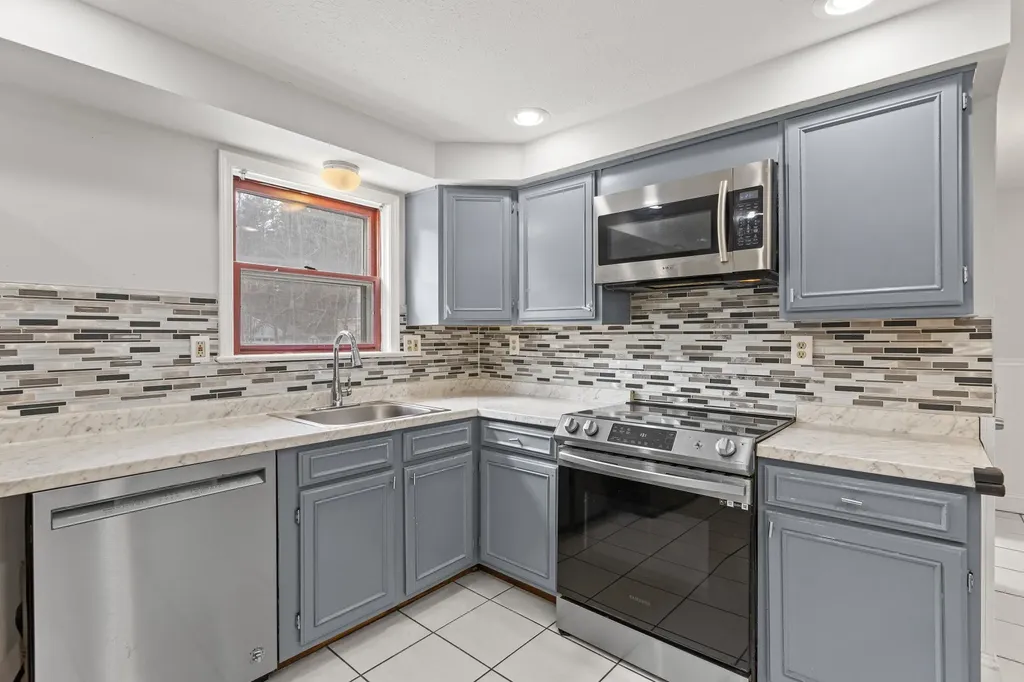 83 NE Village Road Concord NH 03301