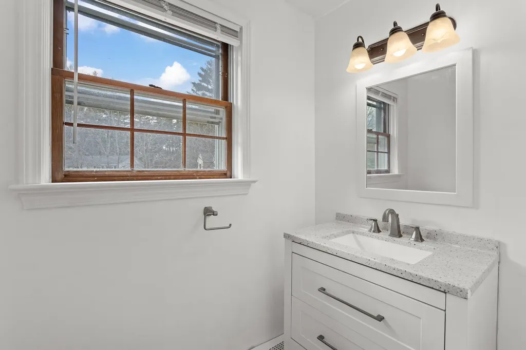 83 NE Village Road Concord NH 03301