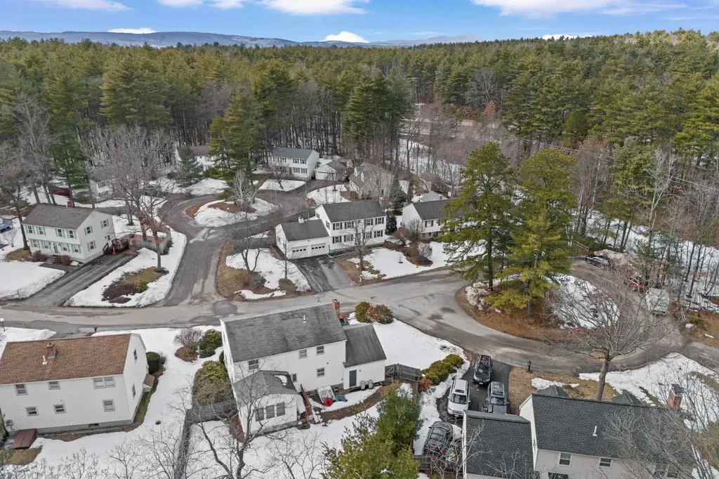 83 NE Village Road Concord NH 03301