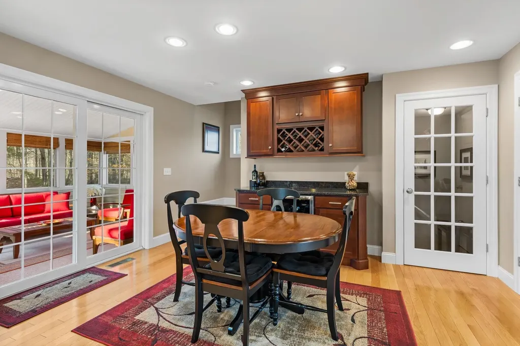 10 Heron Way Stratham NH 03885